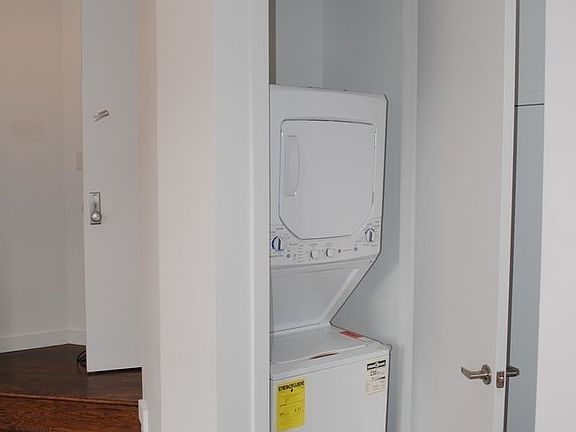 5th image of 387 Quincy St APT 5