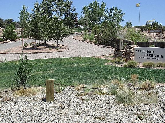 2nd image of 80 Creekside Trl W