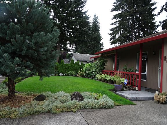 2nd image of 13905 NE 9th St