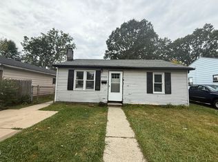 6460 Oak St, Taylor, MI 48180