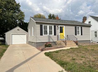 316 5th St SW, Pine Island, MN 55963