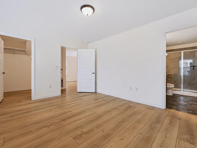 1030 Gruma — Photo 42