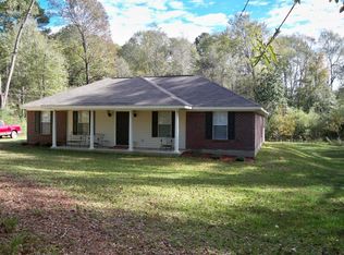 16 Woodside Dr, Laurel, MS 39443