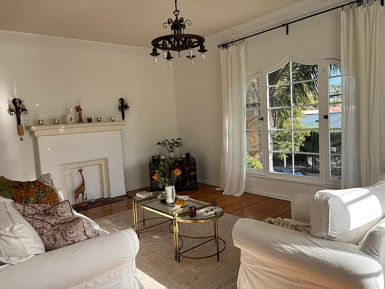 464 N Stanley Ave #7 — Photo 14