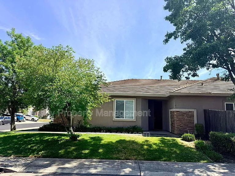 10230 Canadeo Cir — Photo 2