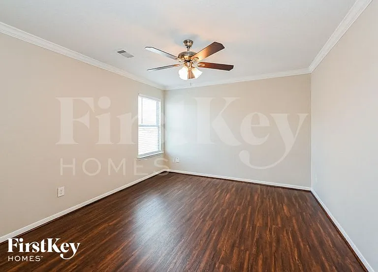 4822 Jarl Ct — Photo 11