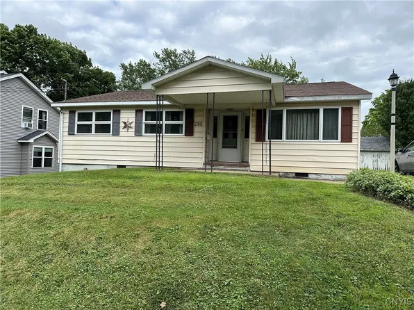 295 Chestnut St, Oswego, NY 13126