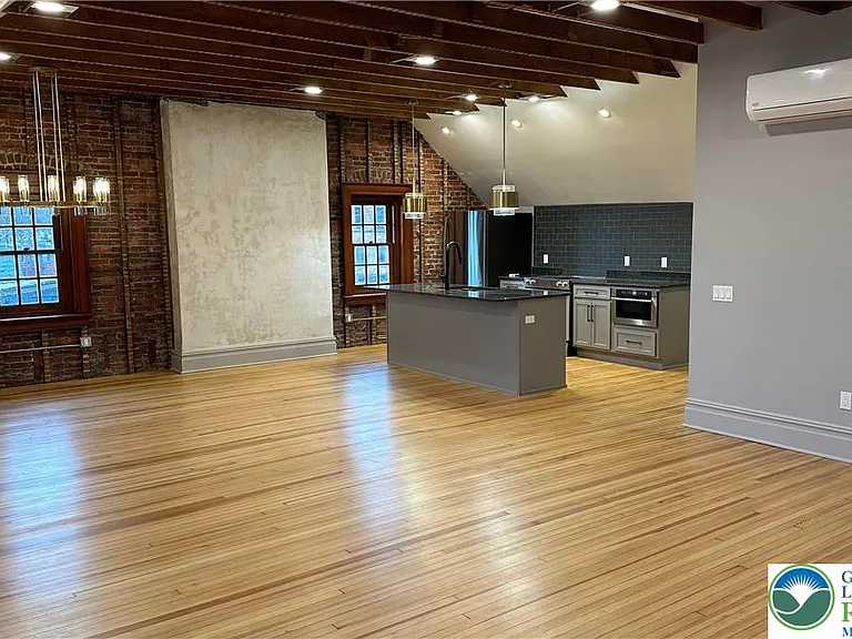 214 Spring Garden St #PENTHOUSE — Photo 9