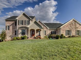 5724 Longridge Dr, Roanoke, VA 24018