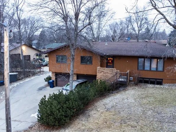 318 W Laurel St, Fergus Falls, MN 56537