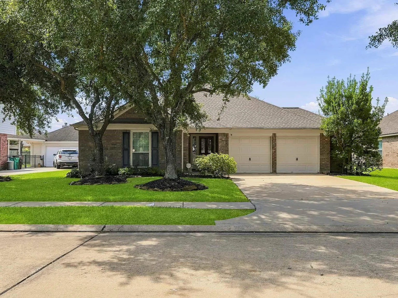 4 bed, 2.0 bath, 2118 sqft, $2,650 — Photo 2