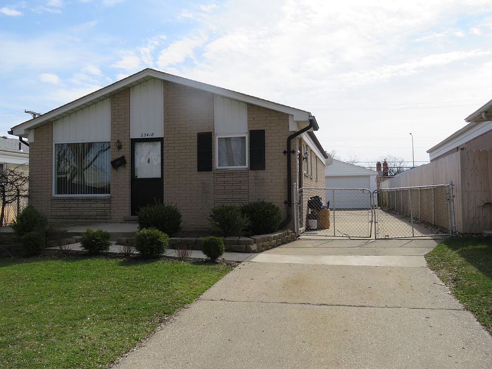 1st image of 23418 Grove St