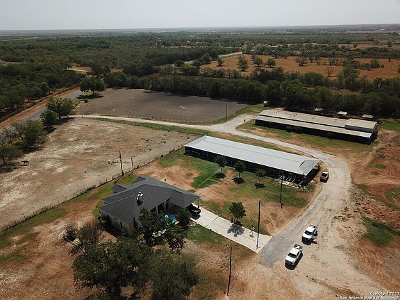 4th image of 10023 FM 1303