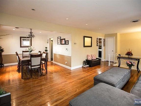 4th image of 1 Jerome Ct