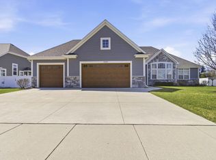 W47N863 Bobolink AVENUE, Cedarburg, WI