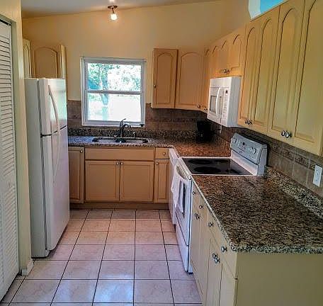 3rd image of 2752 Whisper Lakes Club Cir