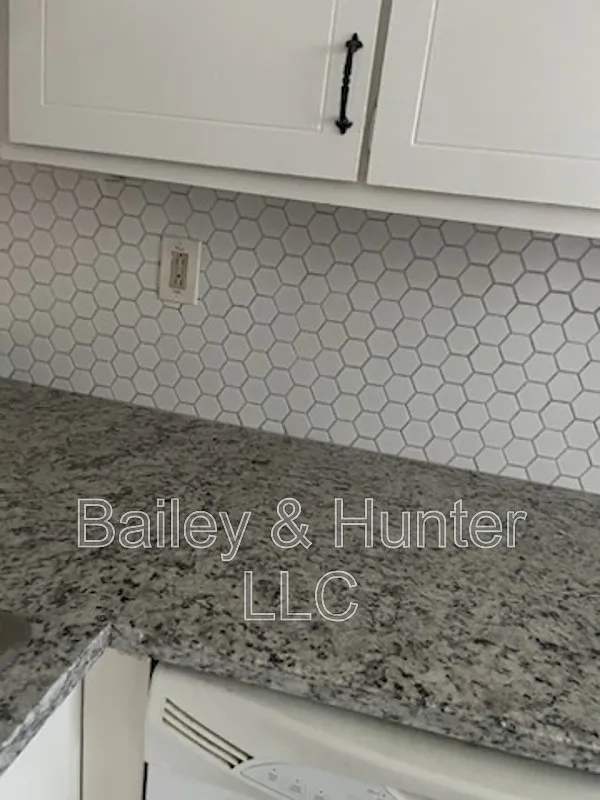 2 bed, 2.0 bath, 1200 sqft, $1,300 — Photo 3