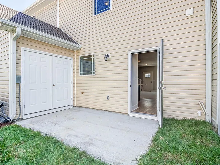 8013 Tuberose Ct — Photo 12