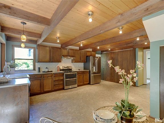 3rd image of 6820 Silver Springs Dr NW