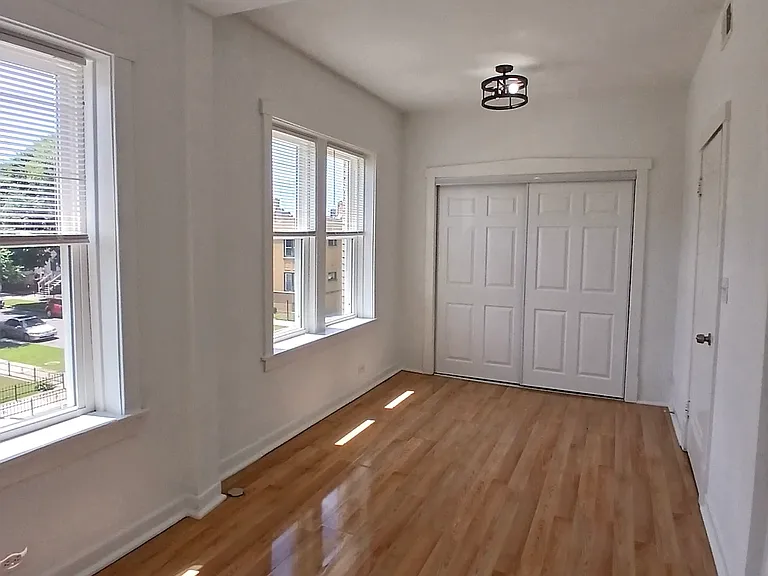4652 W Palmer St — Photo 7