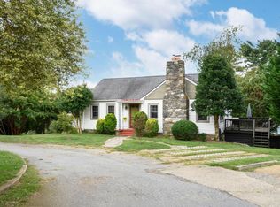 10 Hampshire Cir, Asheville, NC 28804