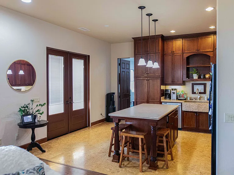226 Cook Ct — Photo 10