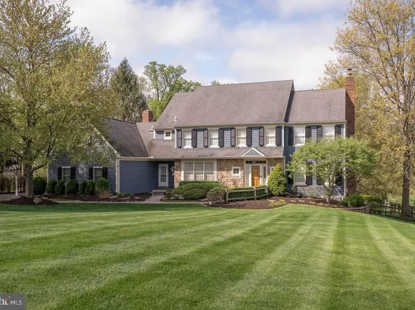 30 Spring Hill Ln, Phoenixville, PA 19460