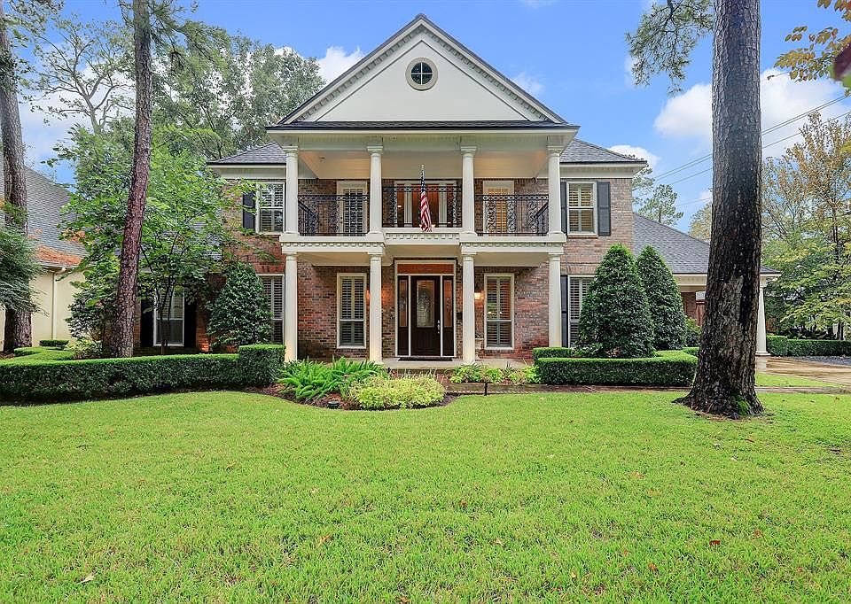 This classic family home is in the heart of the much soughtafter Memorial neighborhood of Hilshire village.