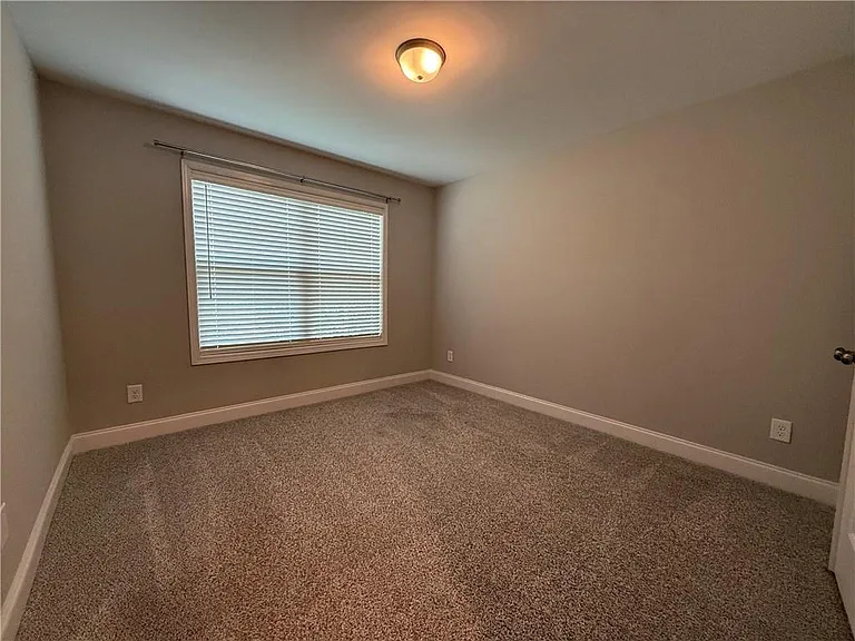 231 Creek Ridge Dr — Photo 15