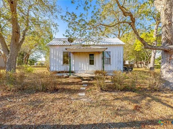 312 N Avenue H, Shiner, TX 77984