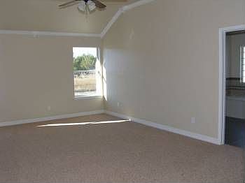 4th image of 923 Thomas St