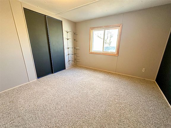 3rd image of 315 Carrie St