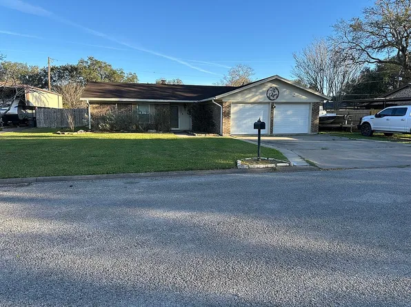 1003 Virginia St, Edna, TX 77957