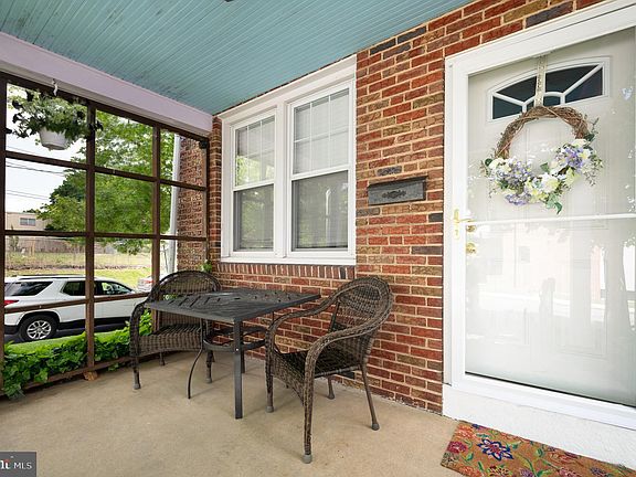 5th image of 1700 Beech St