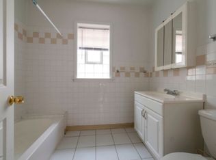 7722 S Kingston, Chicago, IL 60649