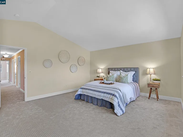706 Endsliegh Ct — Photo 17