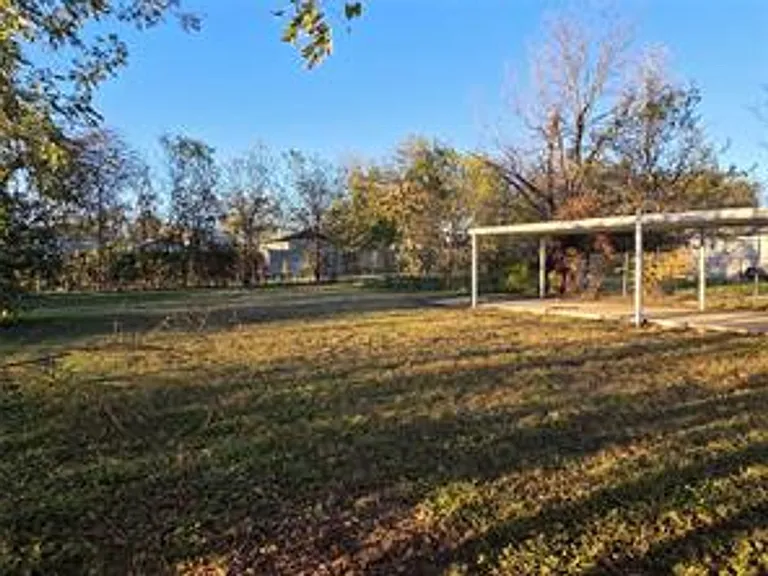 2021 Gurley Ave — Photo 8