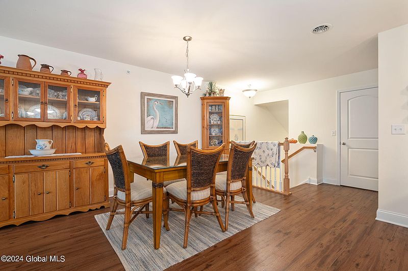 4th image of 2542 Edgewood Avenue