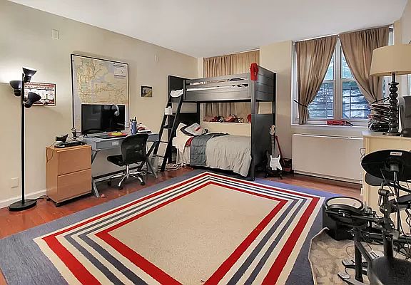 4th image of 255 W 85th St #4CD
