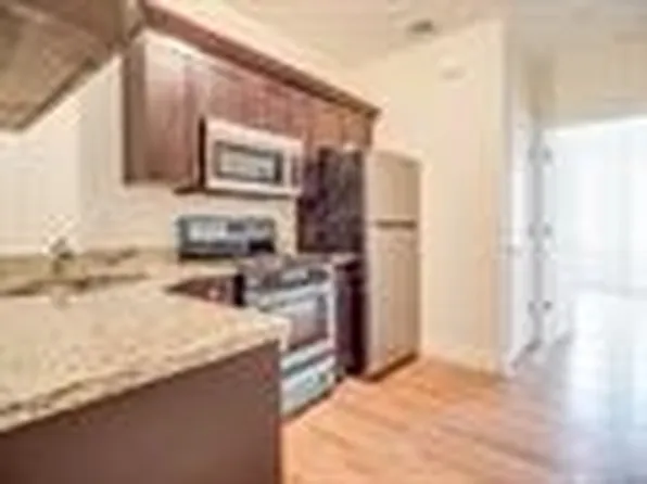 70 Rose Avenue image 3 of 4