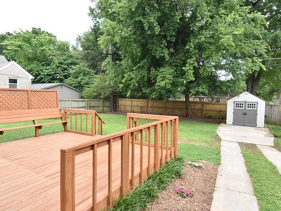 3rd image of 3587 Charleswood Ave
