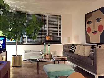 Rented by R New York