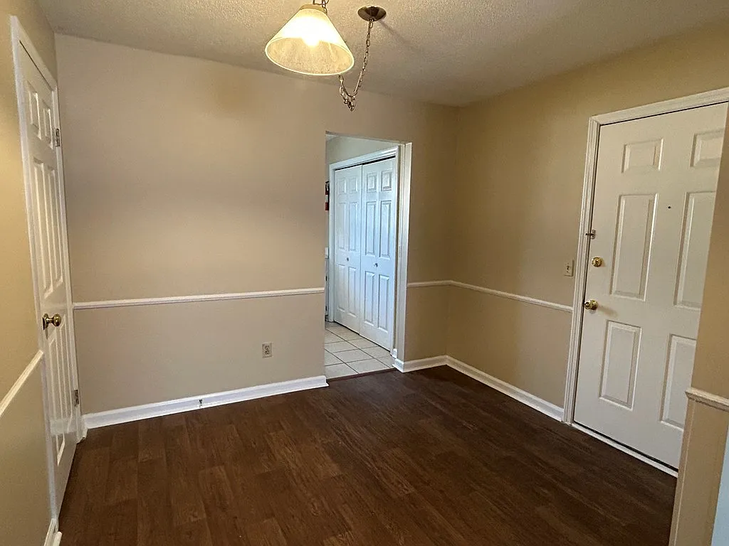 Building Photo - 357 Elba Hwy #3