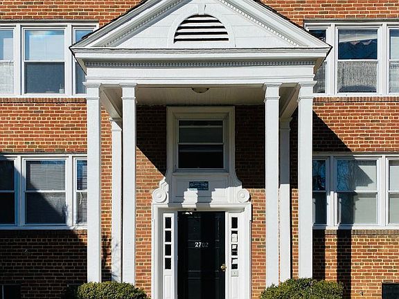 3rd image of 2702 Kensington Ave APT 2