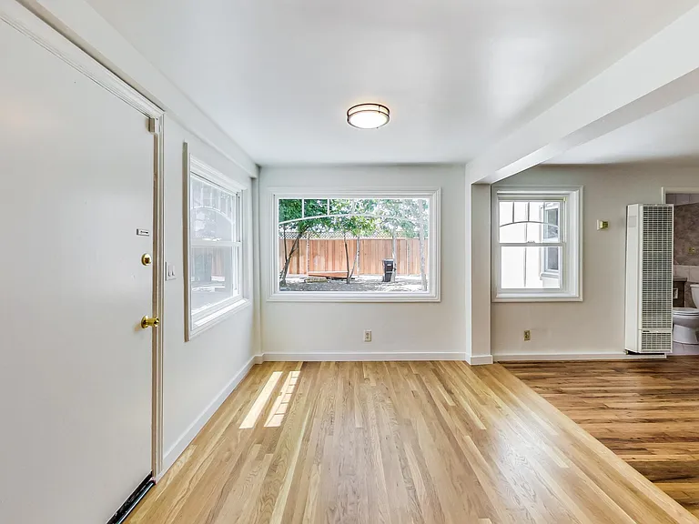 816 Peninsula Ave #B — Photo 3