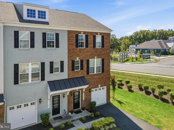 6195 Camerons Ferry Dr, Haymarket, VA 20169