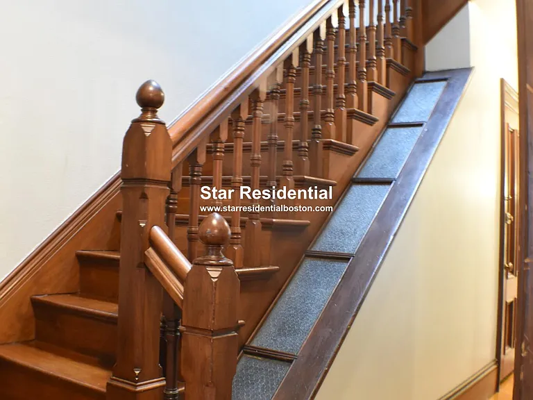 31 Fairfield St #201 — Photo 17