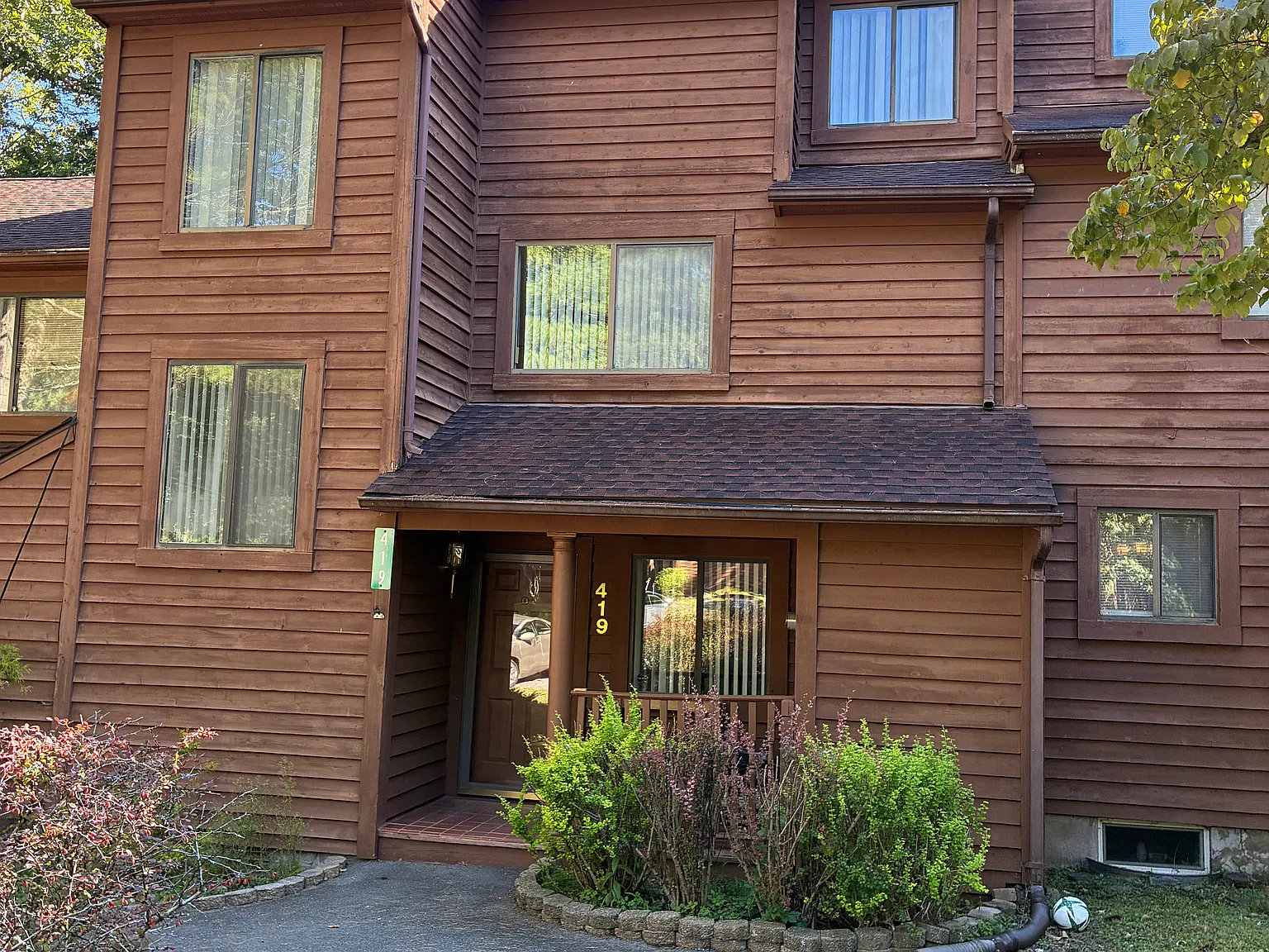 2 bed, 2.5 bath, 1793 sqft, $2,000 — Photo 1
