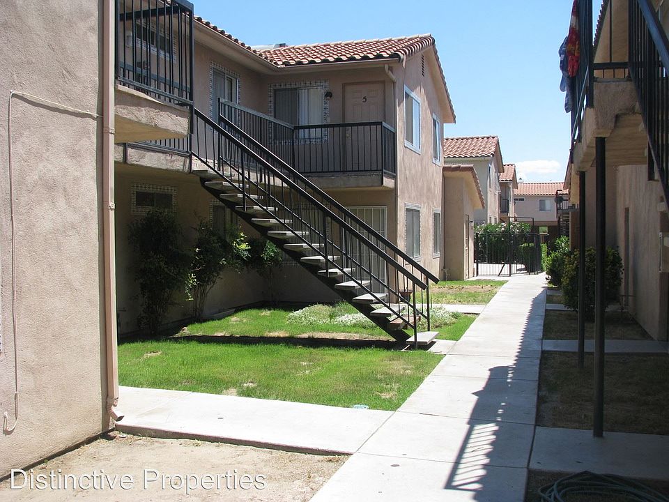 2nd image of 1809 Lacey St APT 14