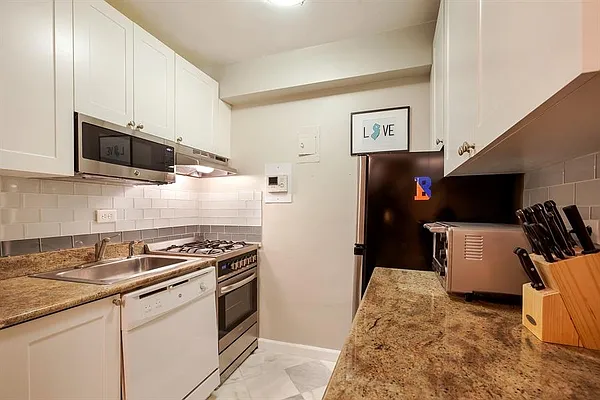 Sold by Real Direct | media 20